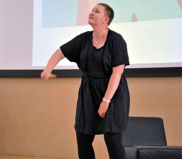 Vorführung von Laura M. Schwengber