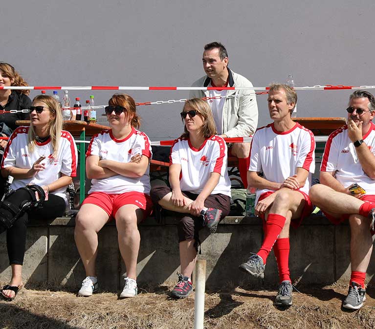 Die Zuschauer schauen gespannt zu